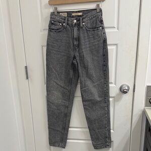 Levi 80's Mom Jeans‎ Gray High Waisted Size 25